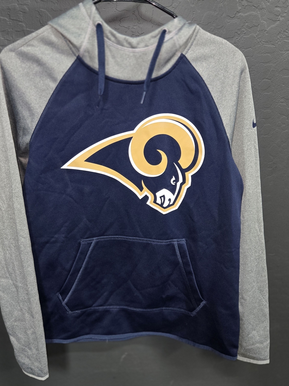 Nike Therma-fit Men’s Navy and Gray Los Angeles Rams Pullover Hoodie. Size S.